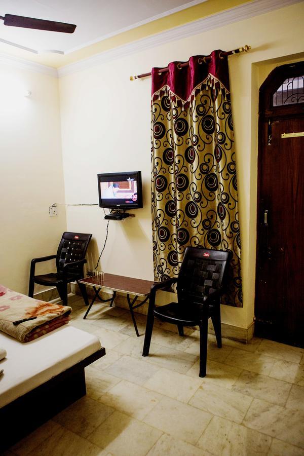 Hotel Venus International New Delhi Exterior foto